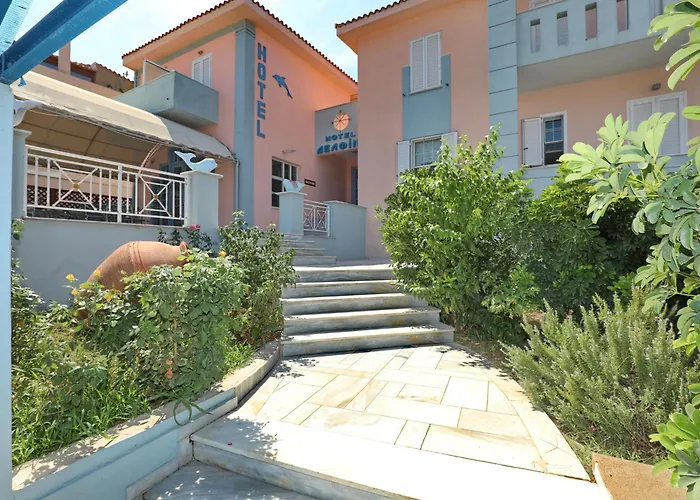 Dolphin Hotel
