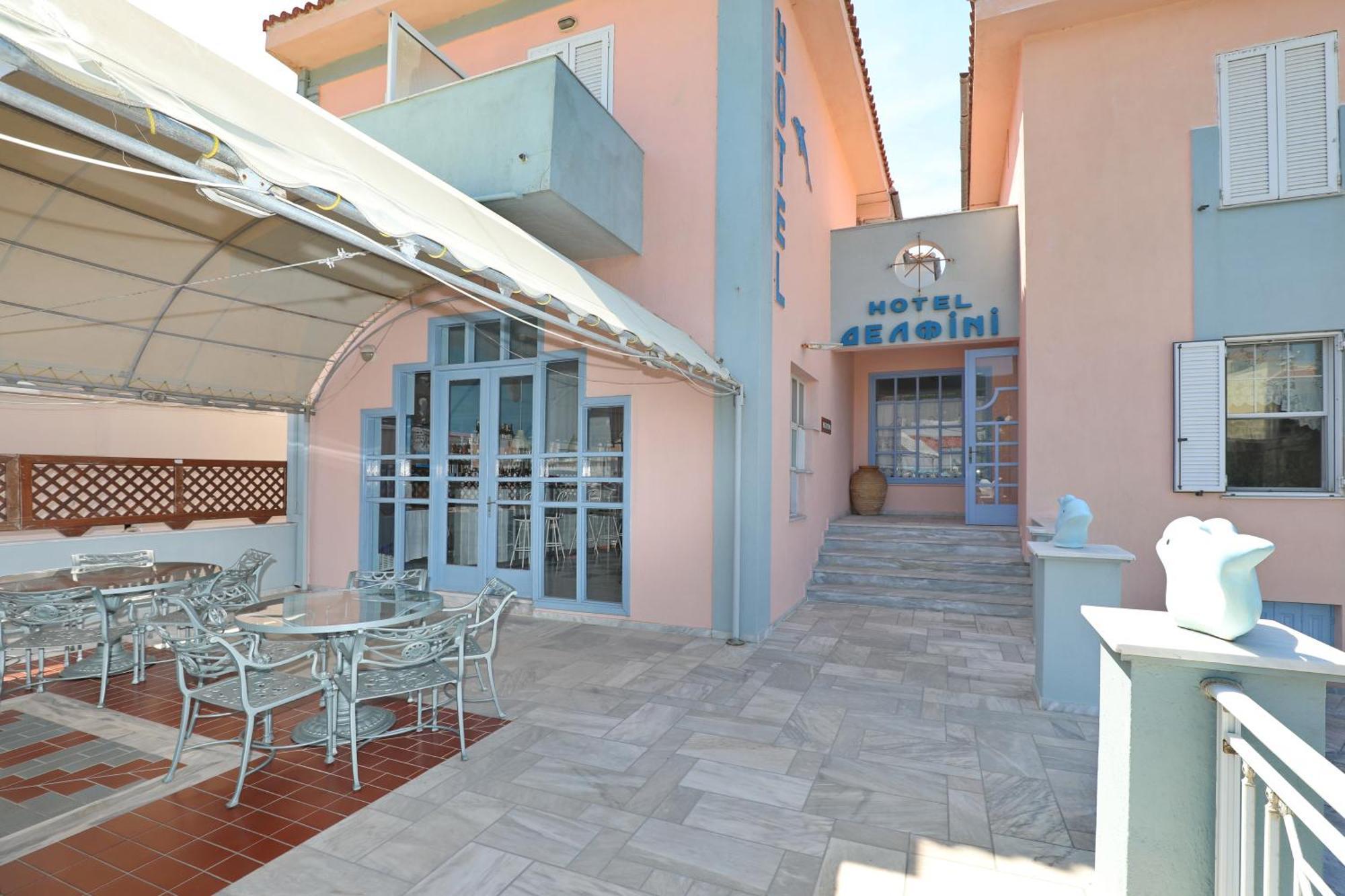 Dolphin 2* Skopelos Town